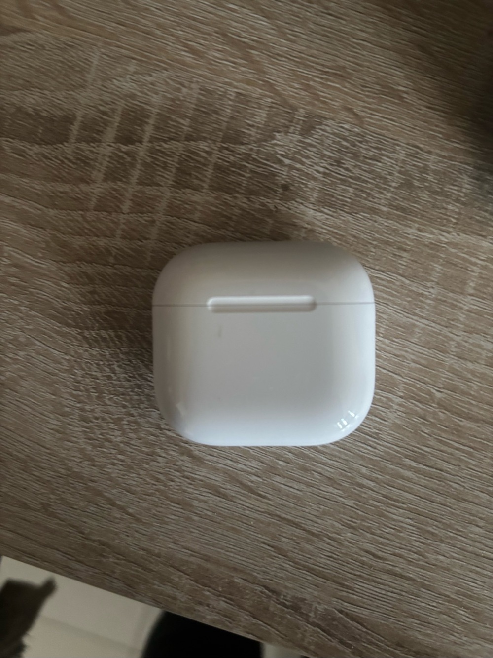 Apple White Wireless Earbuds Charging Case